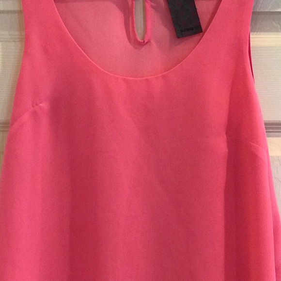 WallpapHER sheer pink scalloped bottom top - Picture 8 of 8